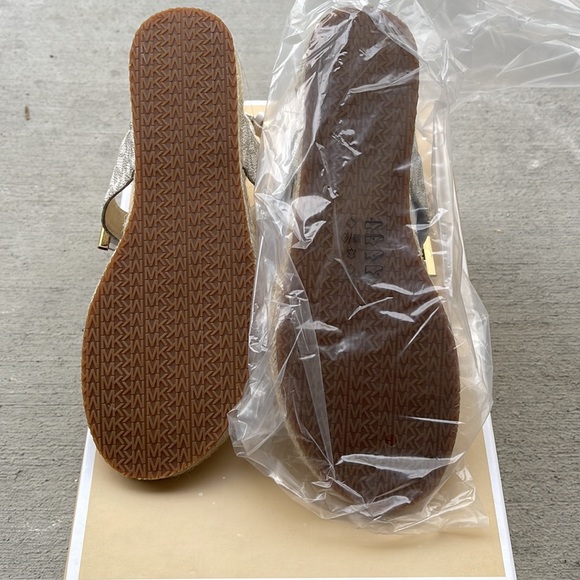 Michael Kors Meg Thong - Picture 3 of 3